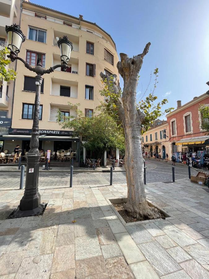 T2 Climatisé, Wifi, Centre-ville, à Proximité Plage, Commerces, Taxi&gare, Vue Plage&montagne Appartement *