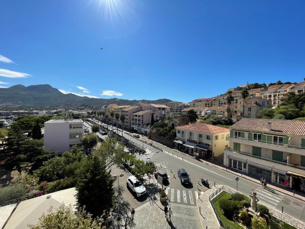 T2 Climatisé, Wifi, Centre-ville, à Proximité Plage, Commerces, Taxi&gare, Vue Plage&montagne